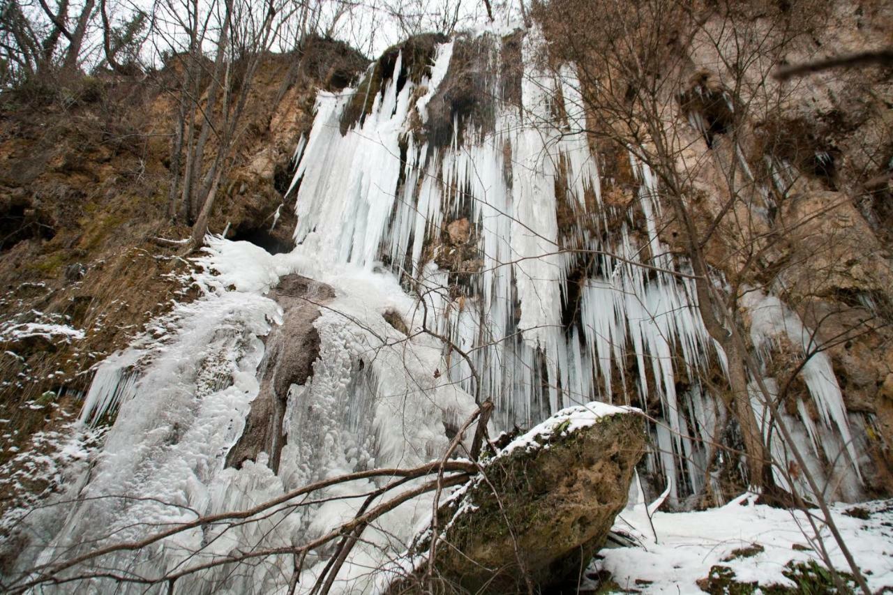 Mobile Home Camp Vikendica Slapnica U Parku Prirode Zumberak I Samoborsko Gorje Krasic Exterior foto